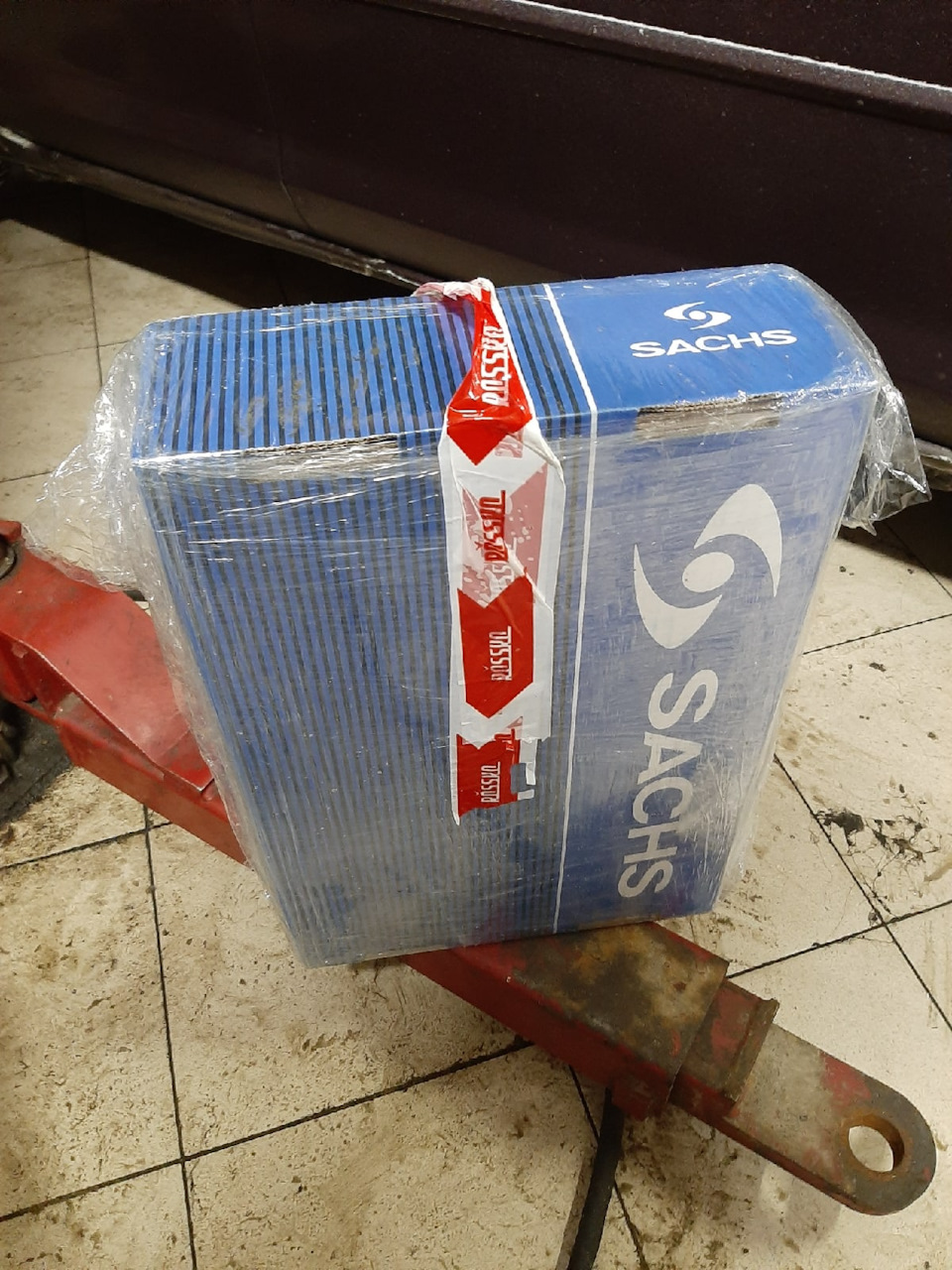 Sachs Арт. 3000 951 008 — Mazda 3 (1G) BK. Запчасти на фото: 3000951008