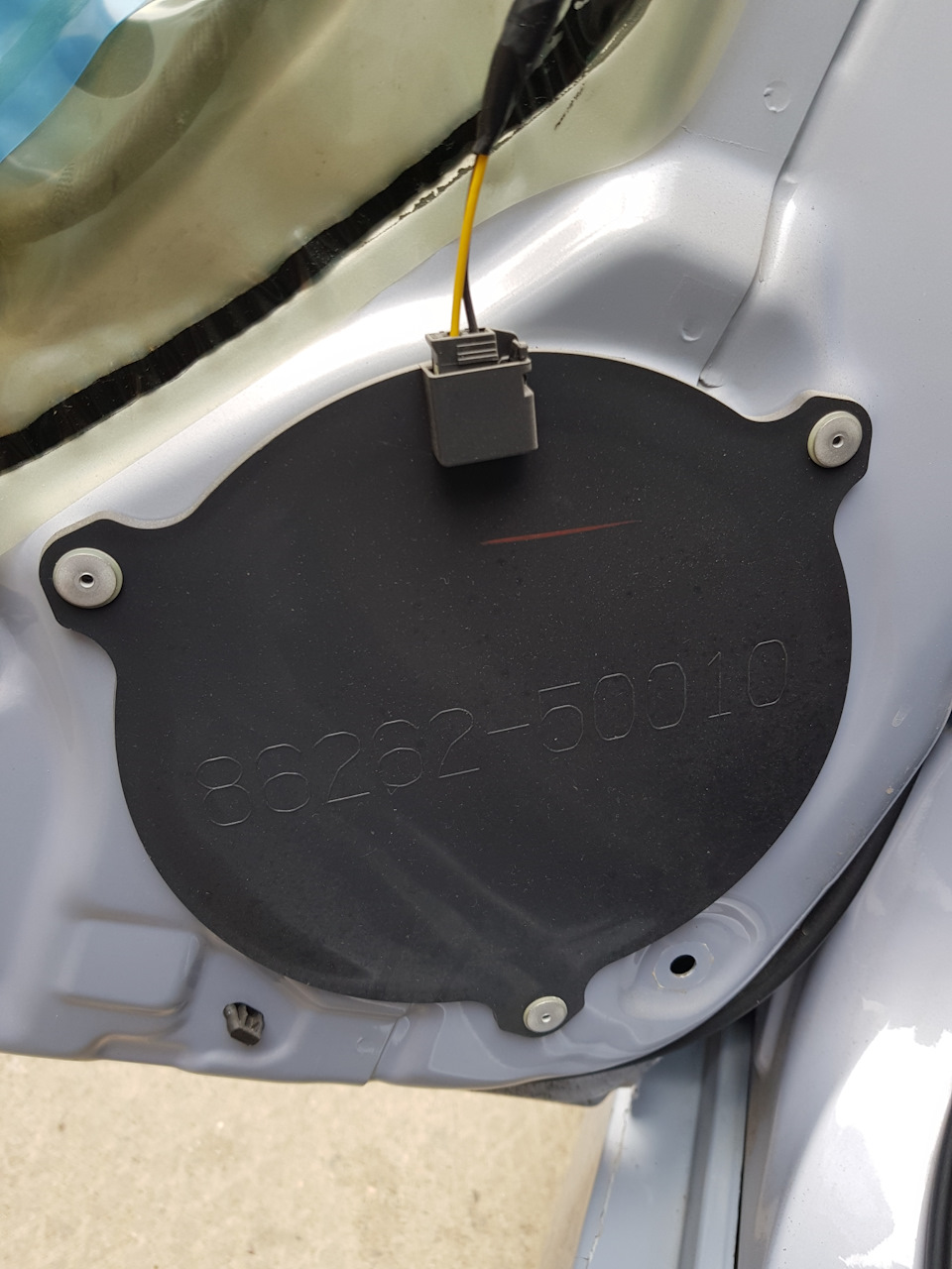 Фото в бортжурнале Toyota Prius (30). Запчасти на фото: 8626250010