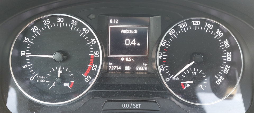 Фото в бортжурнале Skoda Rapid Spaceback. Запчасти на фото: 727140