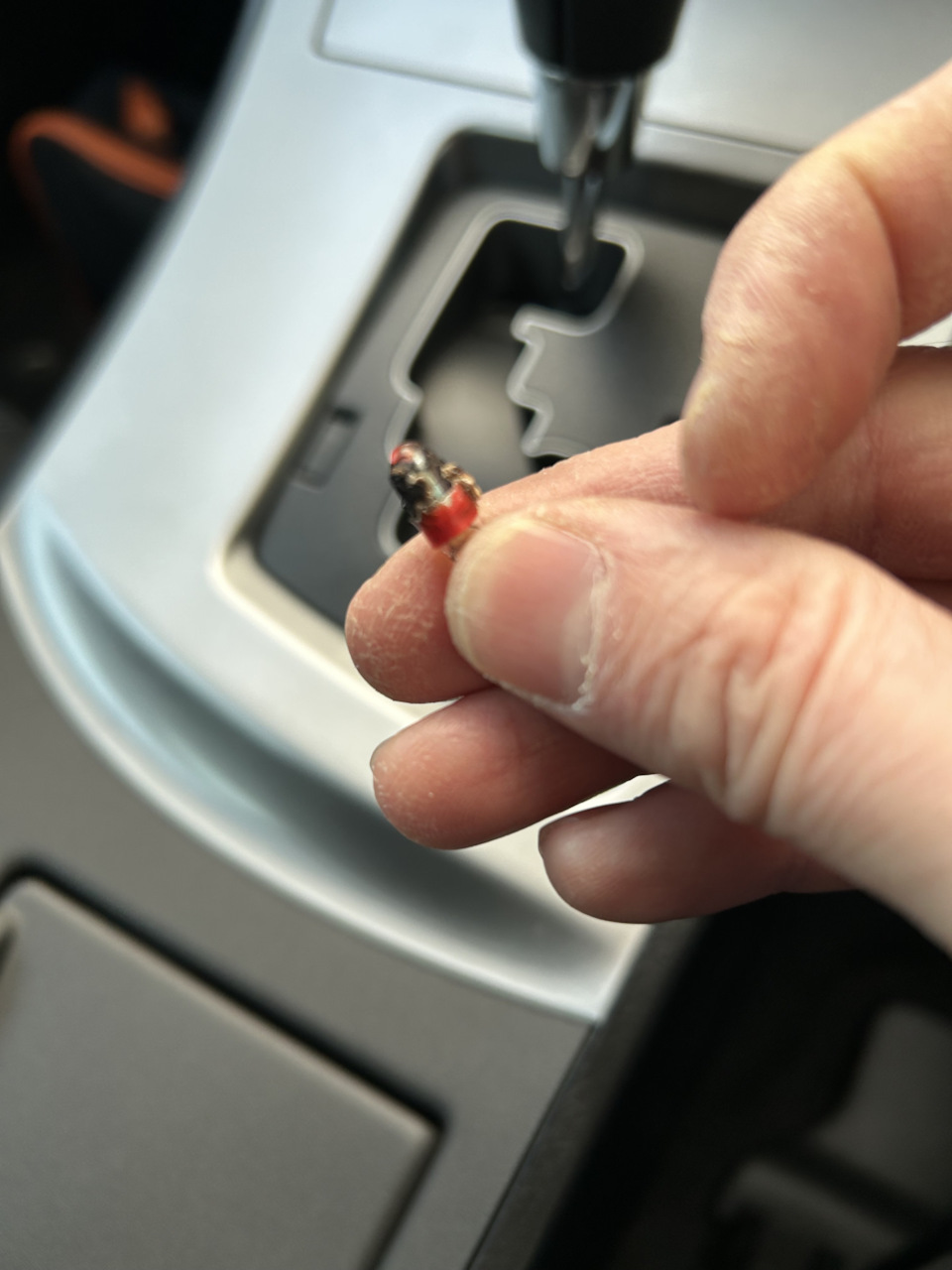 Подсветка селектора АКПП — Mazda Axela (2G) бензин, 1,5 л, 2010