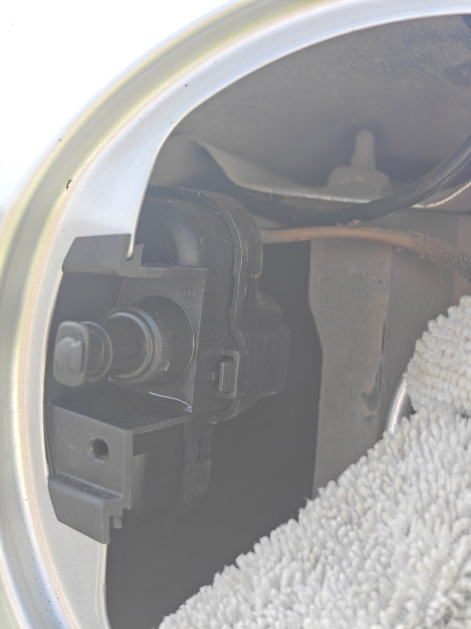 Новый замок лючка, пока в порядке — Volkswagen Tiguan (1G)