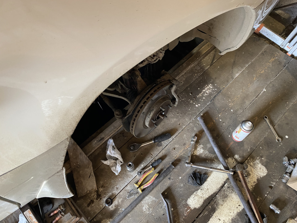 В процессе — Toyota Harrier (1G)