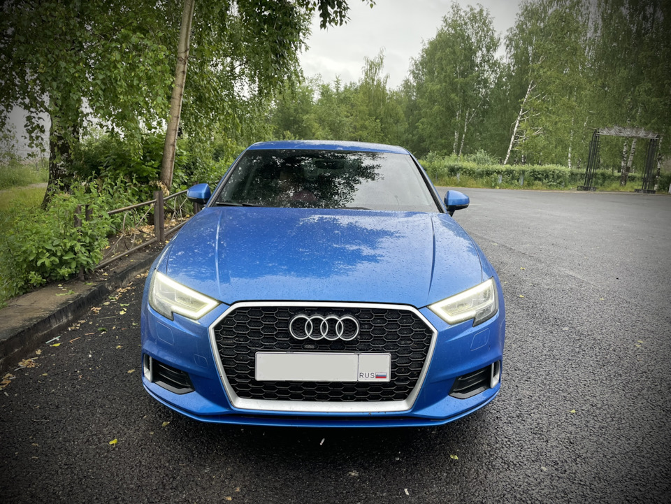 Спереди в пасмурную погоду — Audi A3 Sedan (8V)