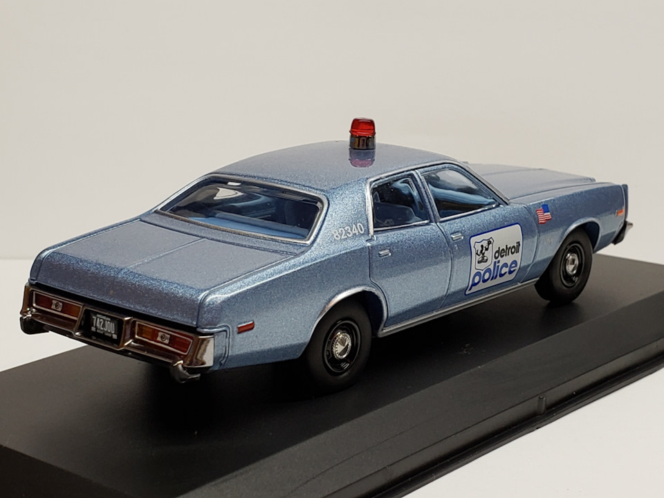 1:43 PLYMOUTH Fury 