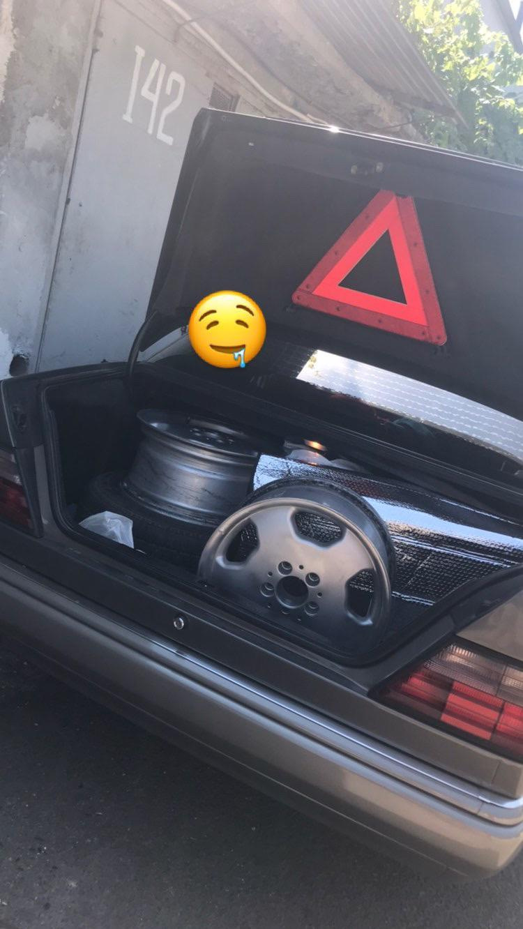 Фото в бортжурнале Mercedes-Benz E-Class (W124)