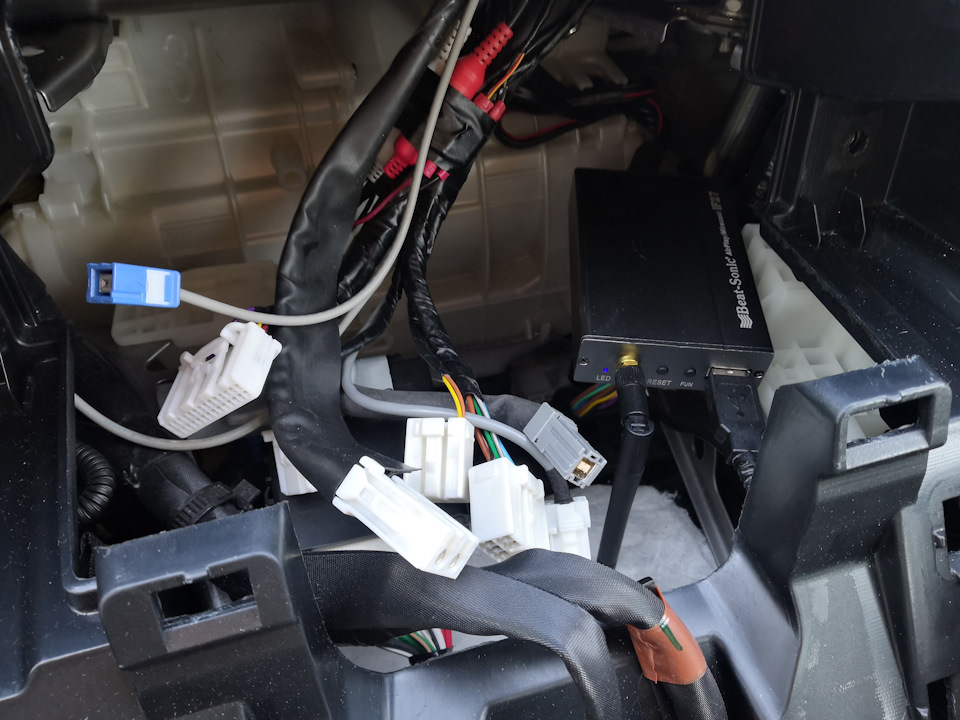 Фото в бортжурнале Toyota Prius Plug-in Hybrid (1G)