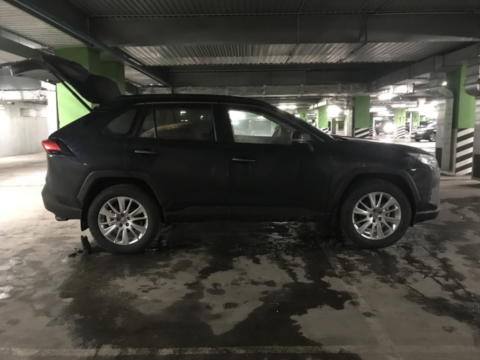 Фото в бортжурнале Toyota RAV4 (5G)