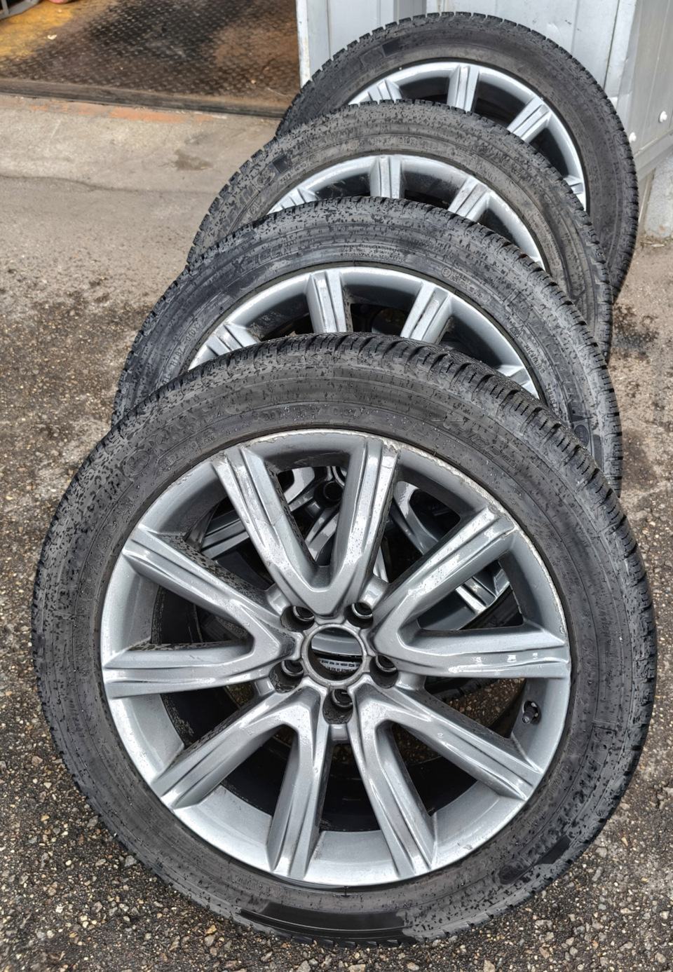 Зимние диски с резиной — Audi A6 (C7)