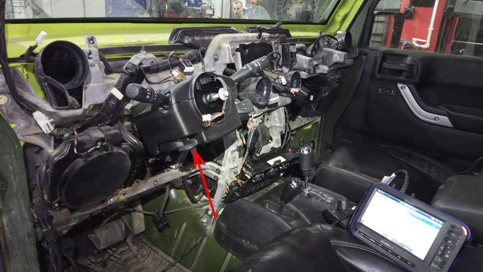 Моторчик где-то там, в глубине — Jeep Wrangler (JK)