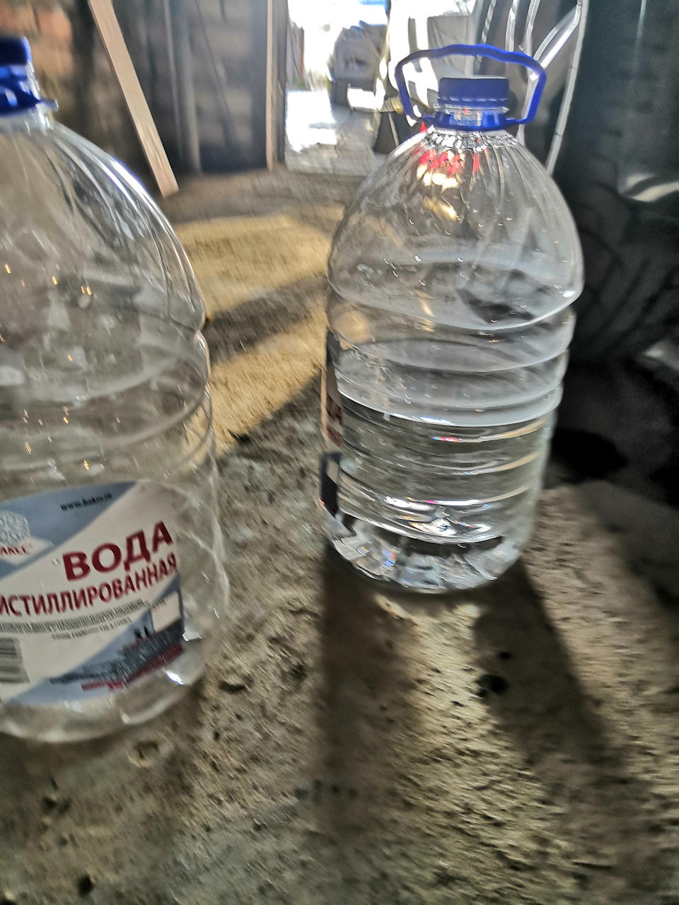 По итогу с двух промывок сколько потребовалось у меня дисцилированной воды. — Volkswagen Polo Sedan