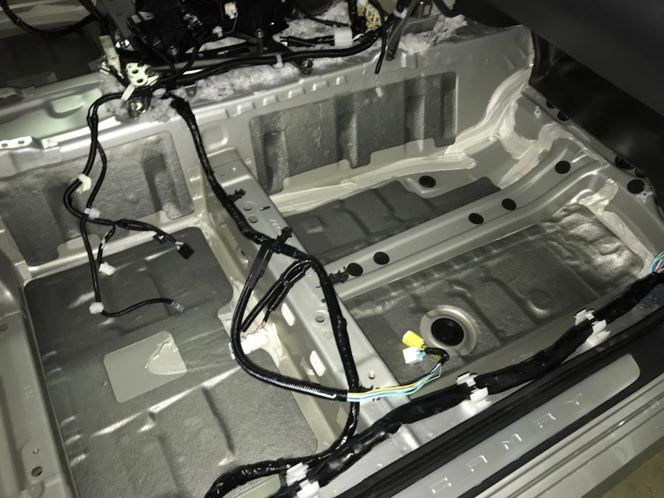 Фото в бортжурнале Toyota Camry (XV70)