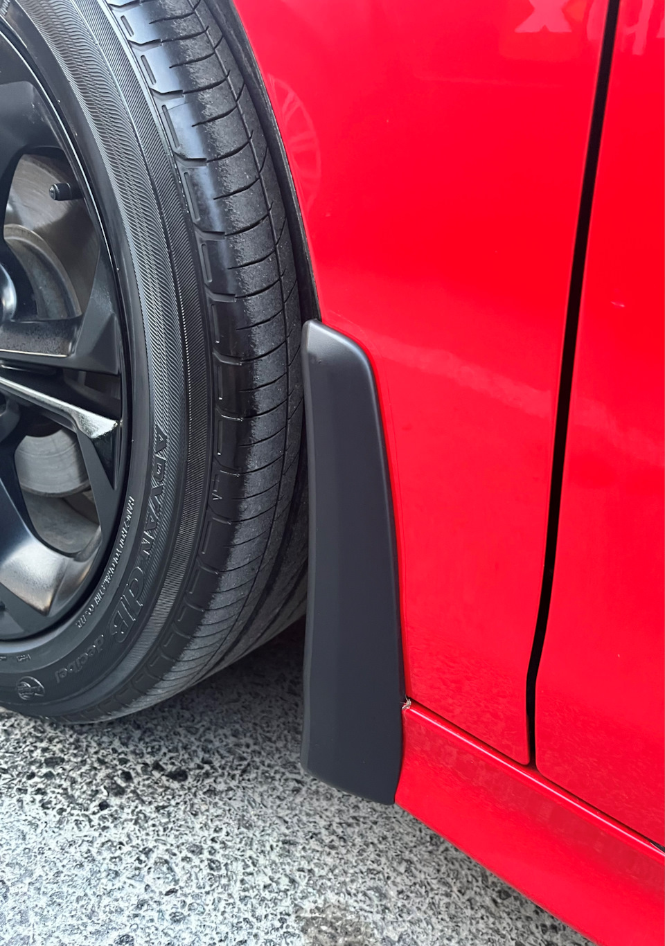 Передний брызговик — Honda Civic 4D (11G)
