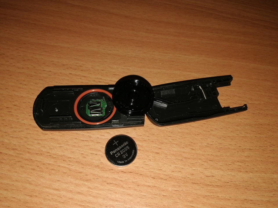 Фото в бортжурнале Mazda CX-5 (2G). Запчасти на фото: CR2025