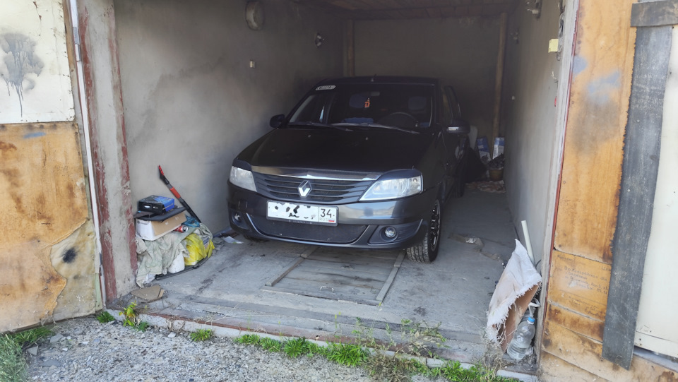 Фото в бортжурнале Renault Logan (1G)