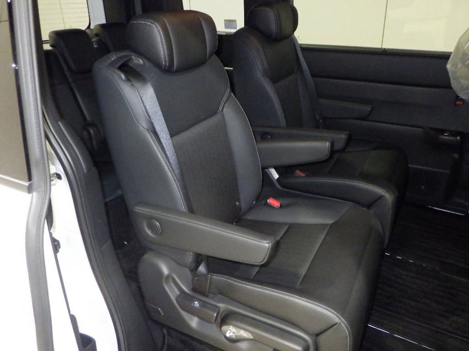 . — Honda Stepwgn (6G)