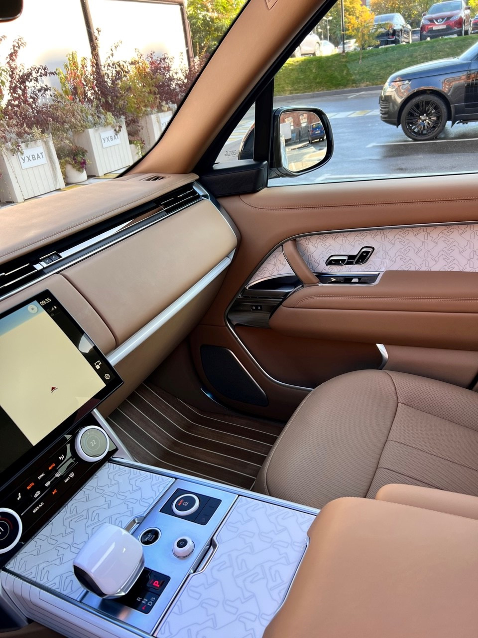 Фото в бортжурнале Land Rover Range Rover (5G)