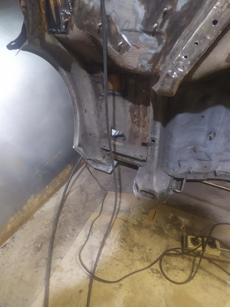 Латаем полы. — Nissan Cabstar