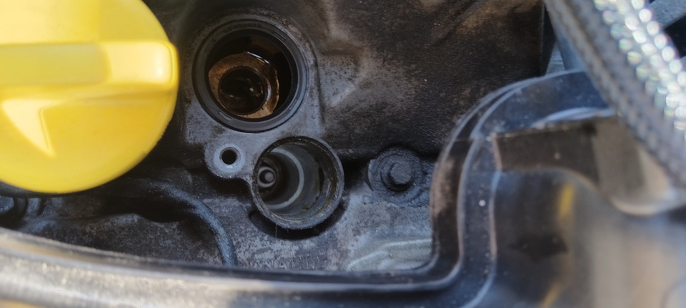 Уплотнение клапана — Renault Duster (1G)