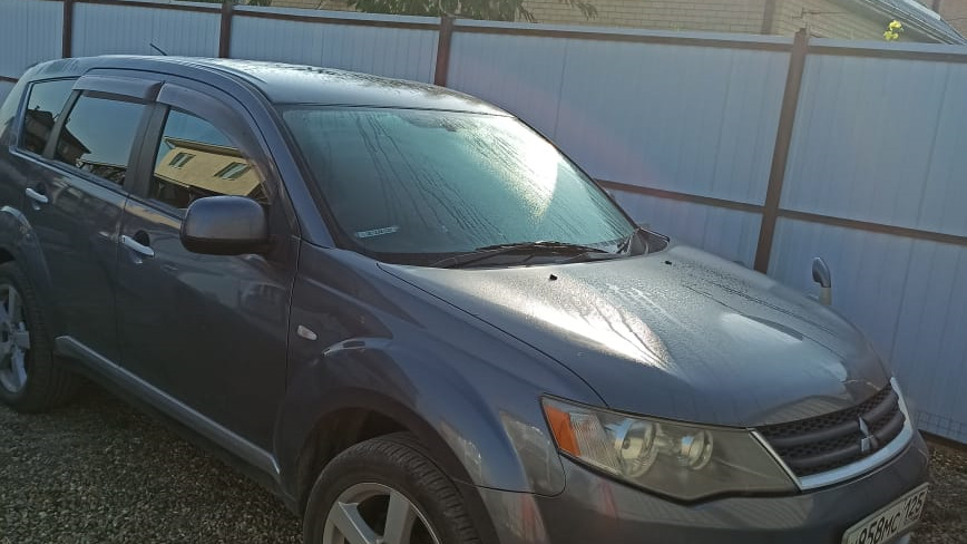 Mitsubishi Outlander XL