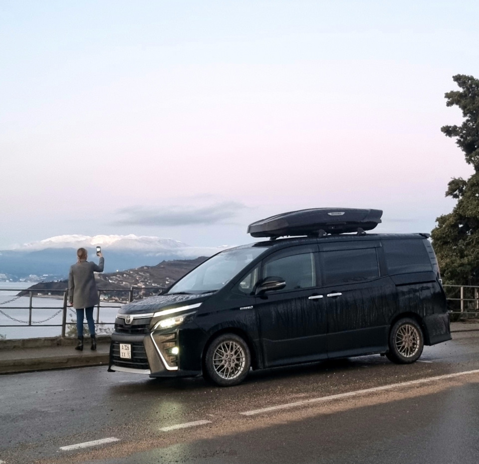 Фото в бортжурнале Toyota Voxy (3G)