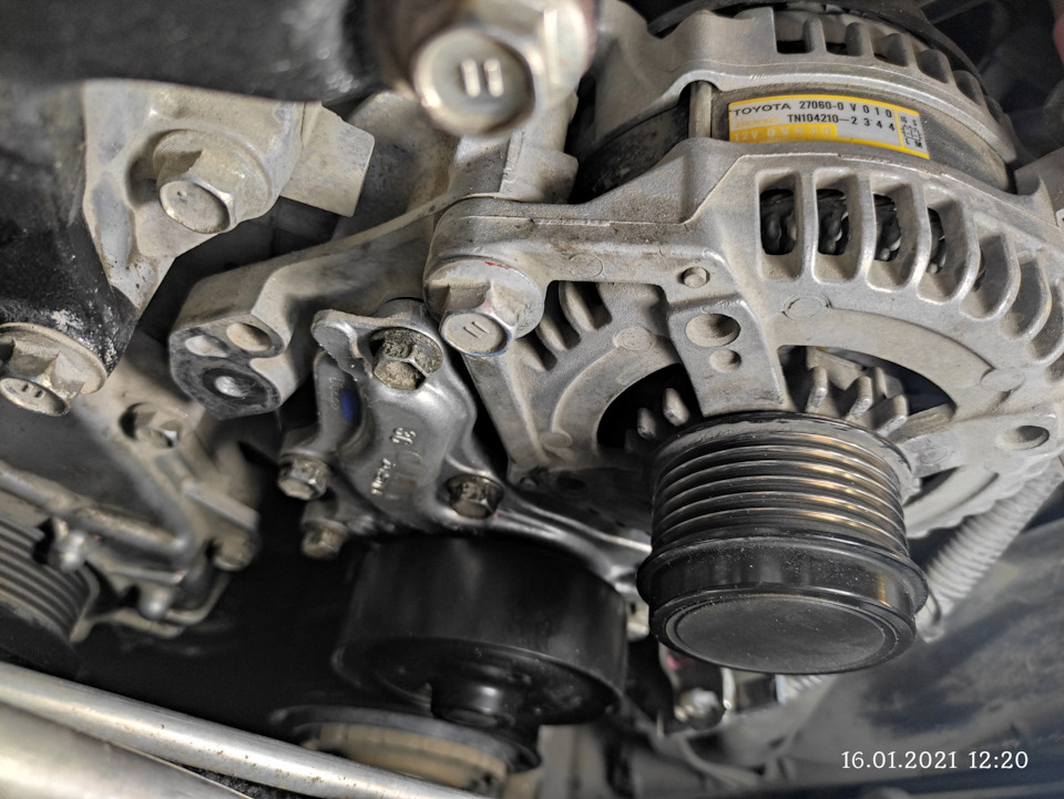 Фото в бортжурнале Toyota Camry (XV50). Запчасти на фото: 270600V010, 202112