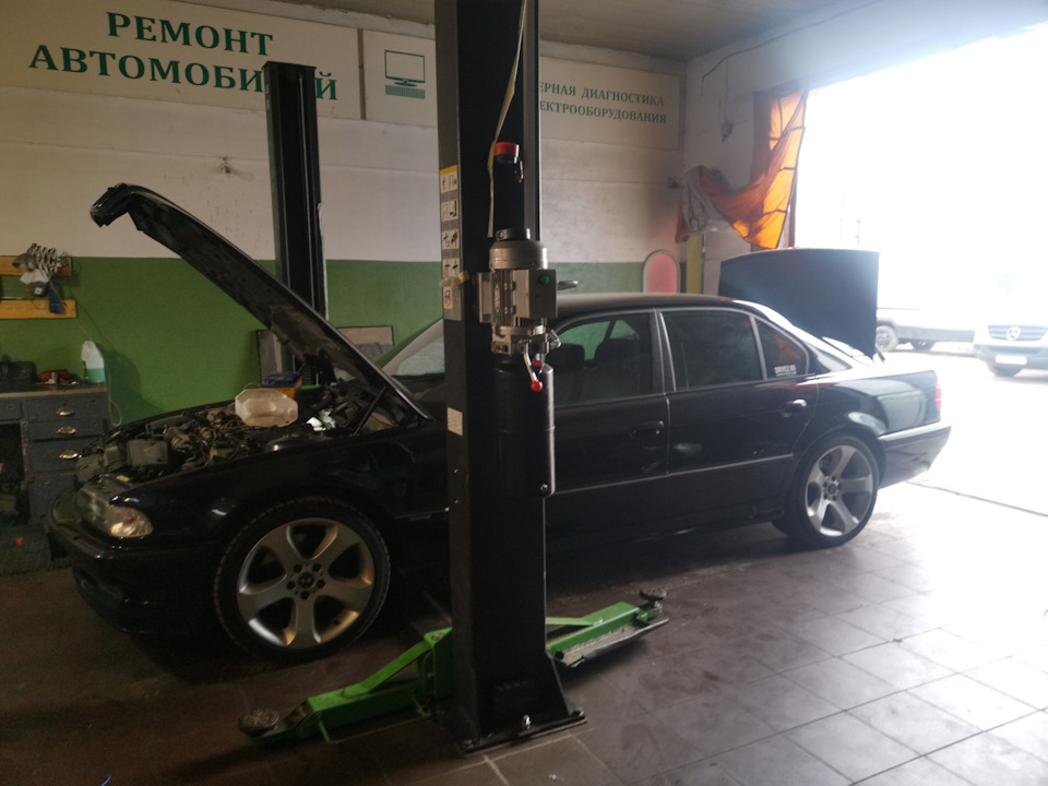 Фото в бортжурнале BMW 7 series (E38)