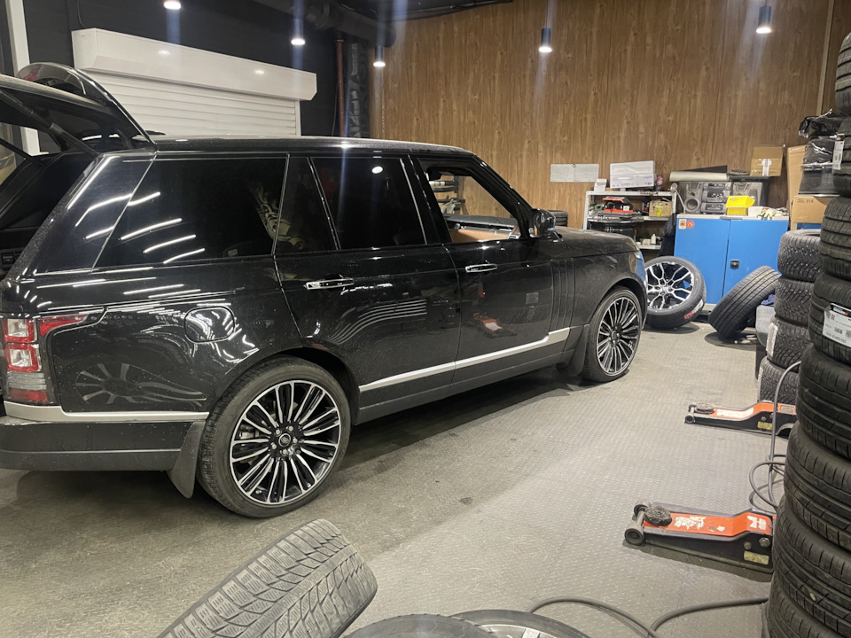 Фото в бортжурнале Land Rover Range Rover (4G)