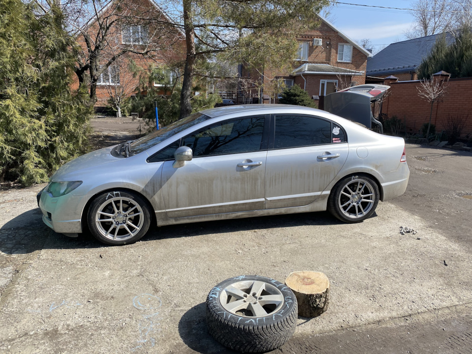 Фото в бортжурнале Honda Civic 4D (8G)