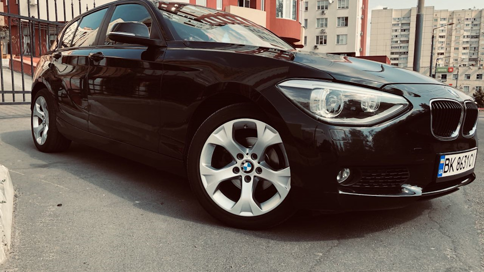 BMW 1 series Чёрная девочка