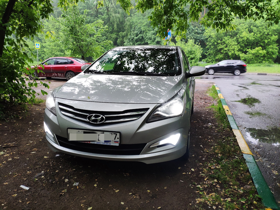 Фото в бортжурнале Hyundai Solaris Hatchback. Запчасти на фото: 55350551