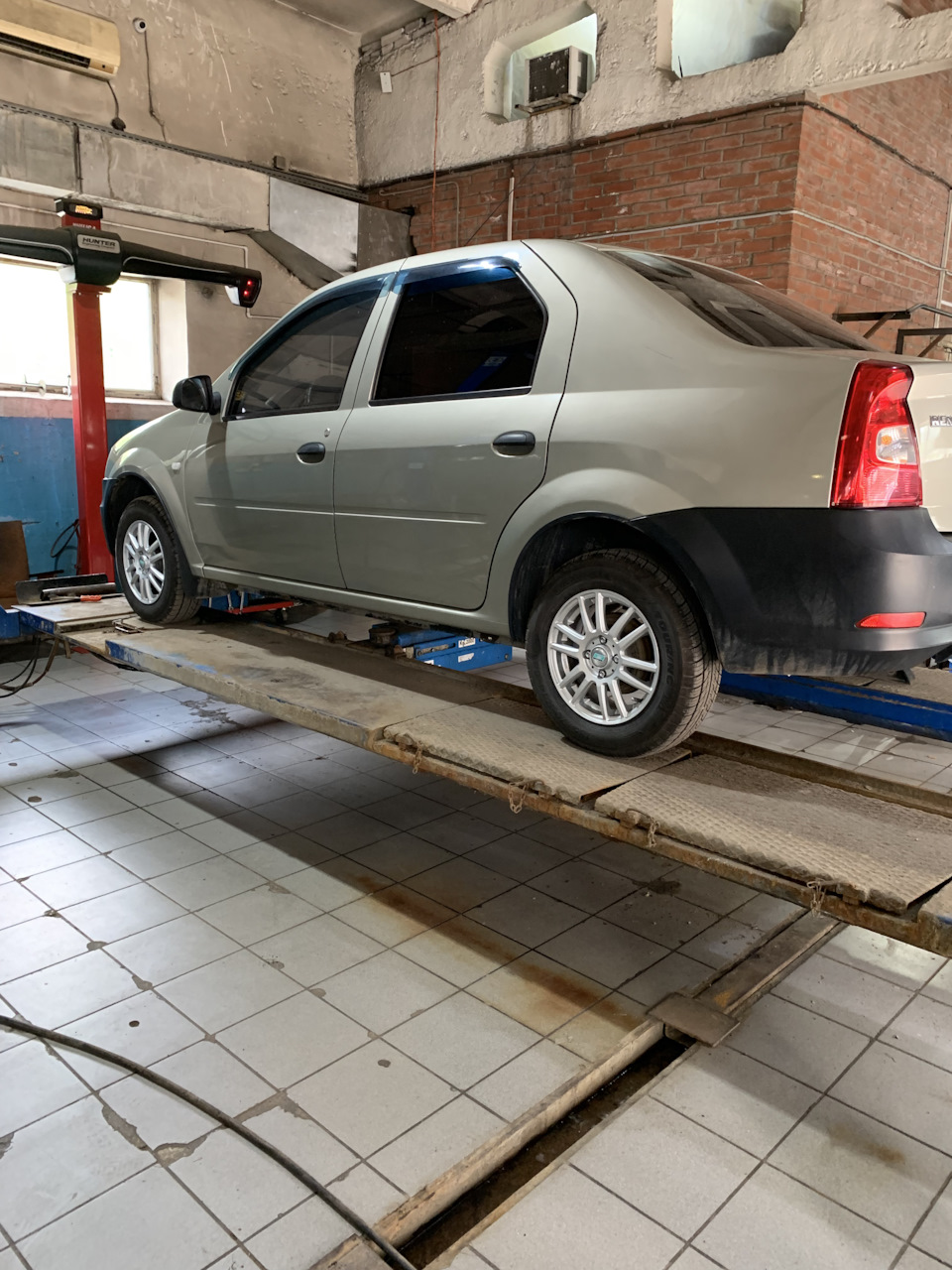 Фото в бортжурнале Renault Logan (1G)