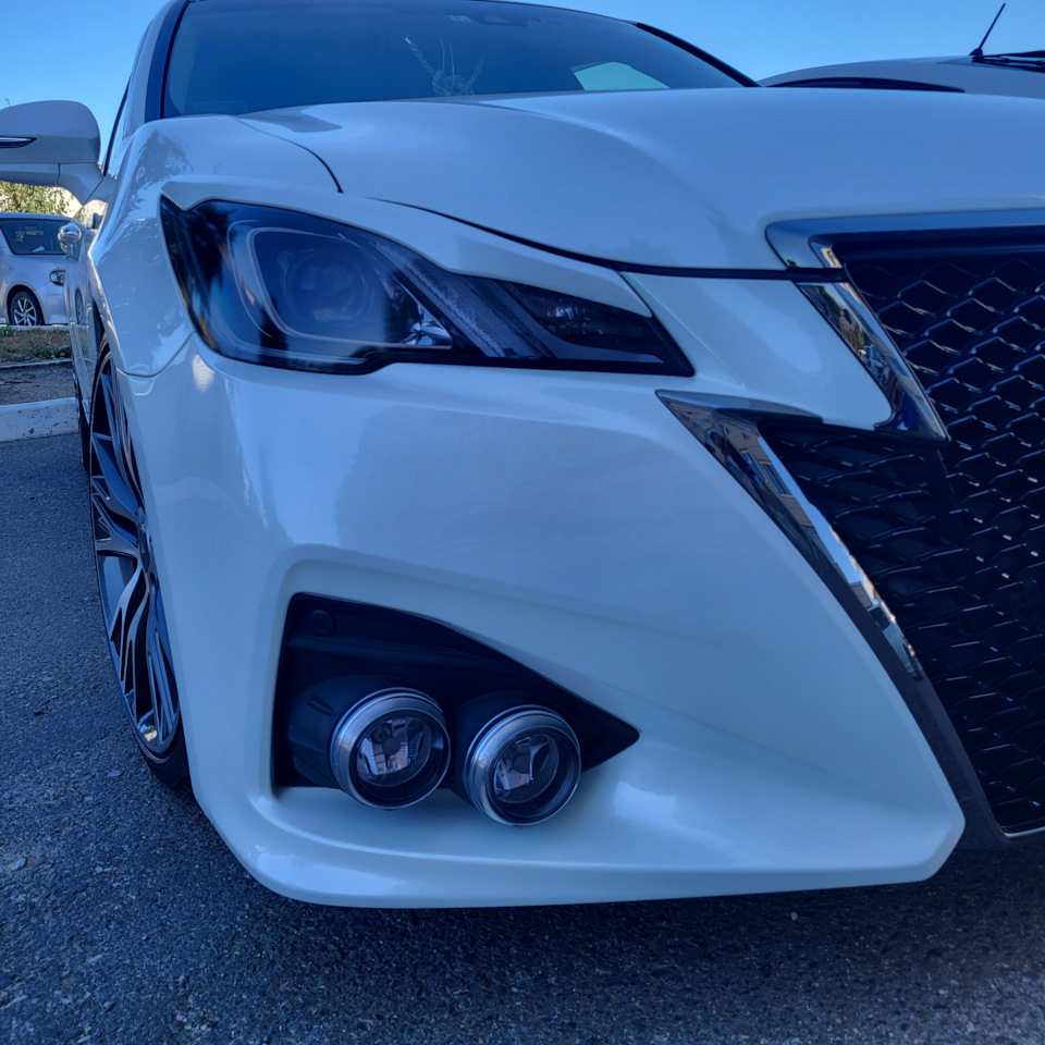 Фото в бортжурнале Toyota Crown Hybrid