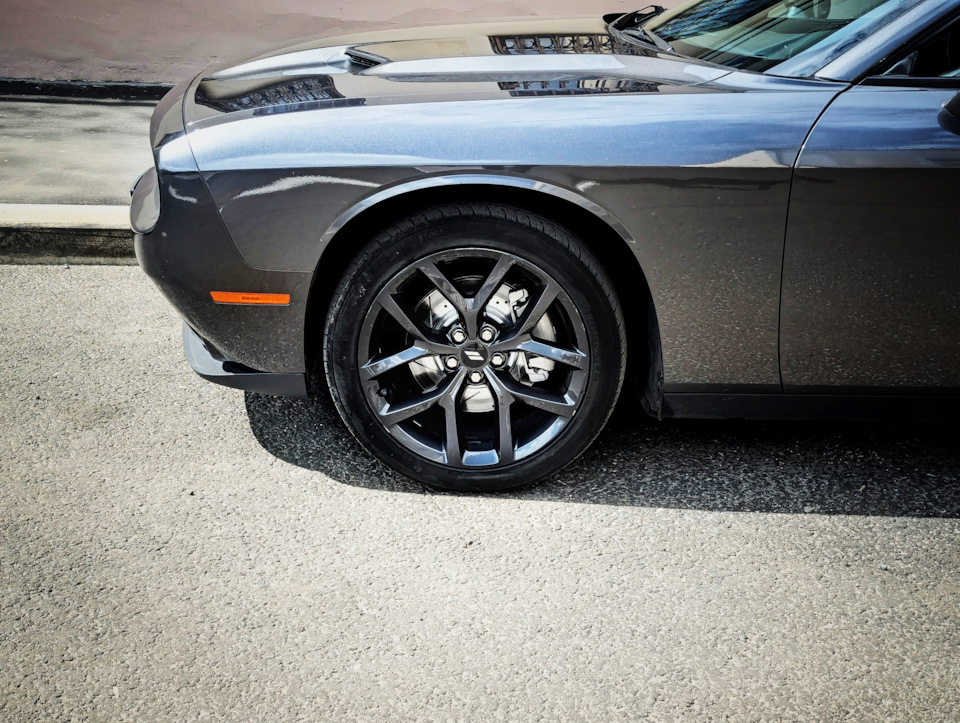 стиль — Dodge Challenger