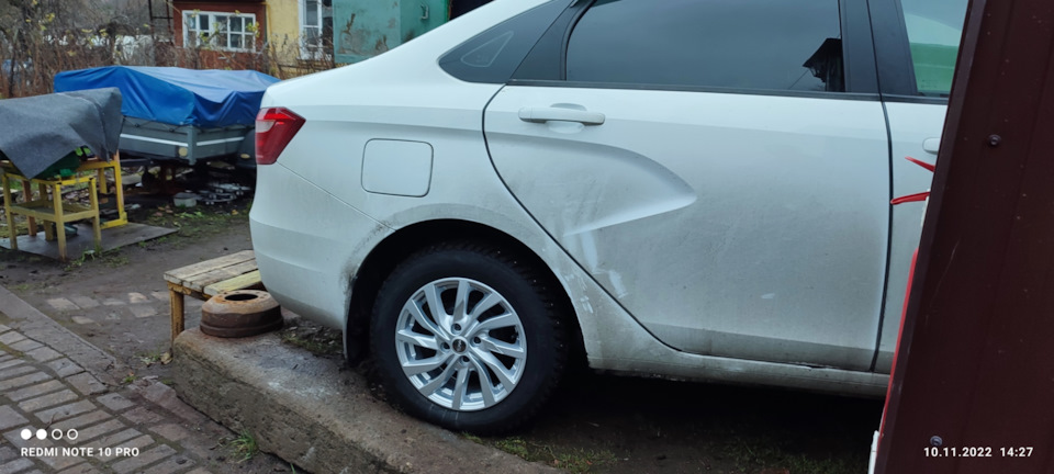 Реплика фениксов — Lada Vesta (1G)