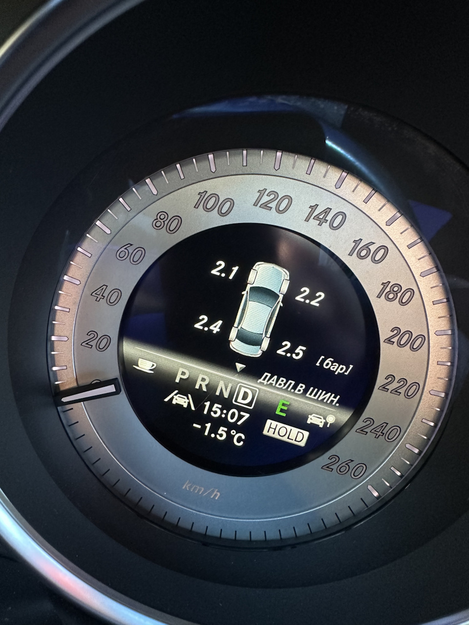 Теперь наша система информативна и показывает давление в каждом колесе — Mercedes-Benz C-Class (W204)