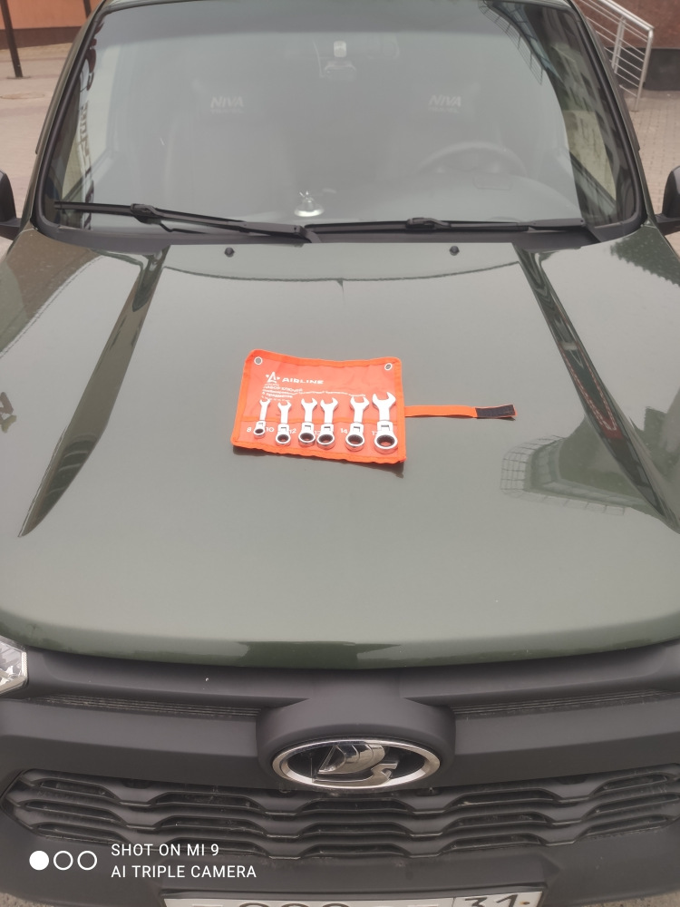 на машине — Lada Niva Travel