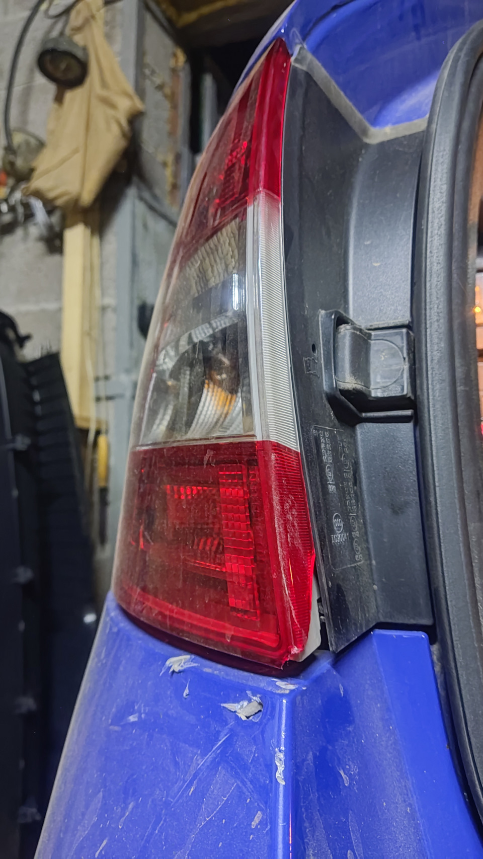 Повреждение фонаря — Skoda Octavia Combi A7 Mk3