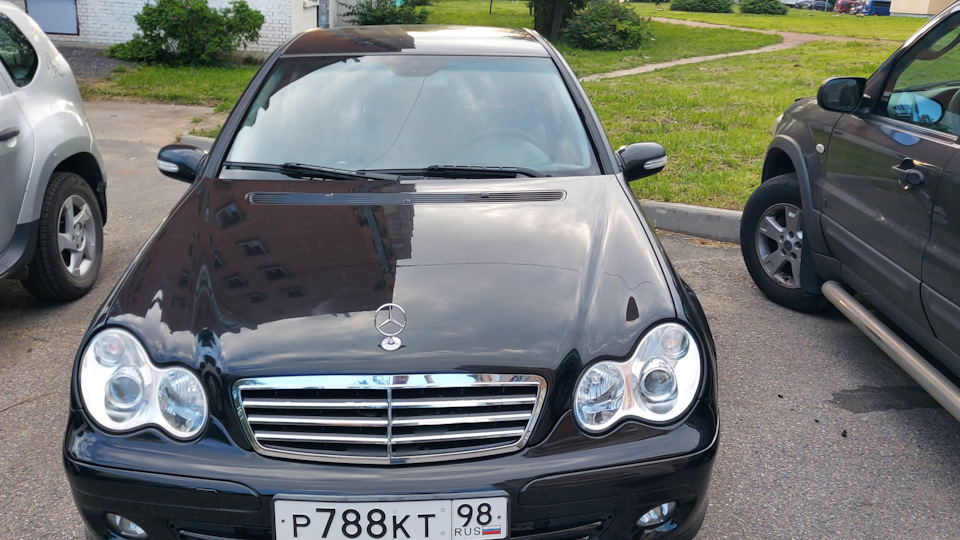 Mercedes-Benz C-Class C200 Compressor