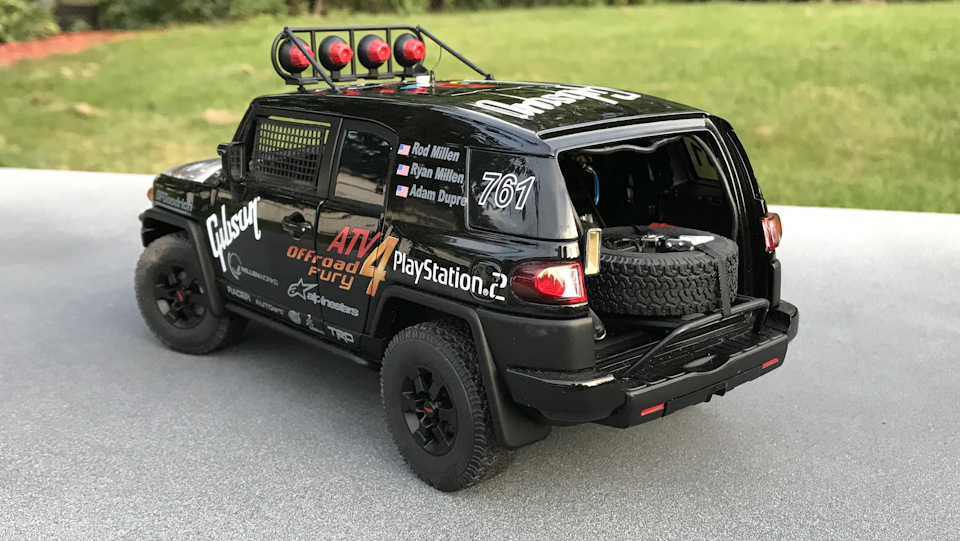 Toyota FJ Cruiser Race Truck (1/18 AUTOart)* — DRIVE2