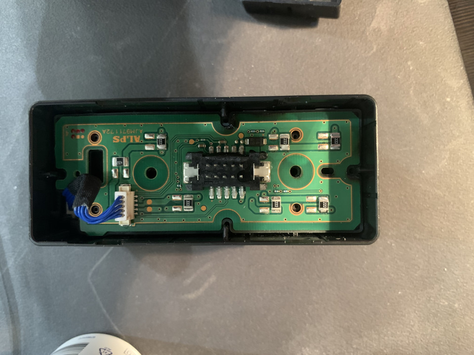 Припаяны сопротивления — Mazda 3 (3G) BM