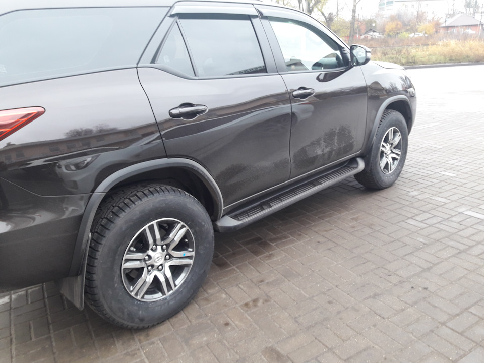 Фото в бортжурнале Toyota Fortuner (2G)