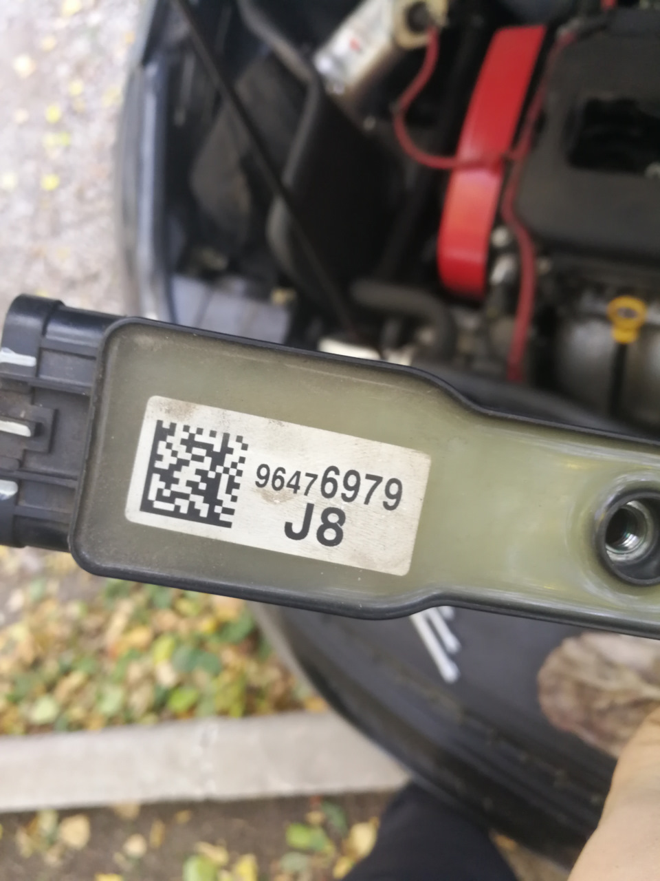 Заводской номер — Chevrolet Cruze Hatchback. Запчасти на фото: 96476979