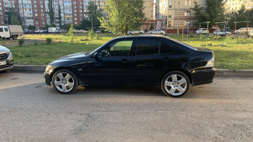 Фото в бортжурнале Lexus IS I