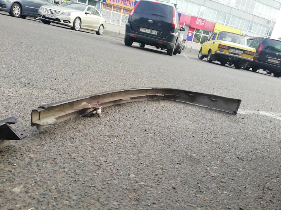 Фото в бортжурнале Nissan Maxima QX (A32)