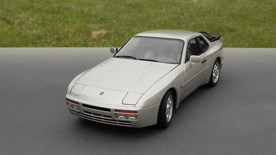 Porsche 944 turbo, 1985 (1/18 AUTOart) — Сообщество «Масштабные
