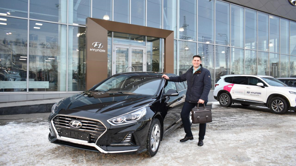 Hyundai Sonata Черный 2.4 lifestyle