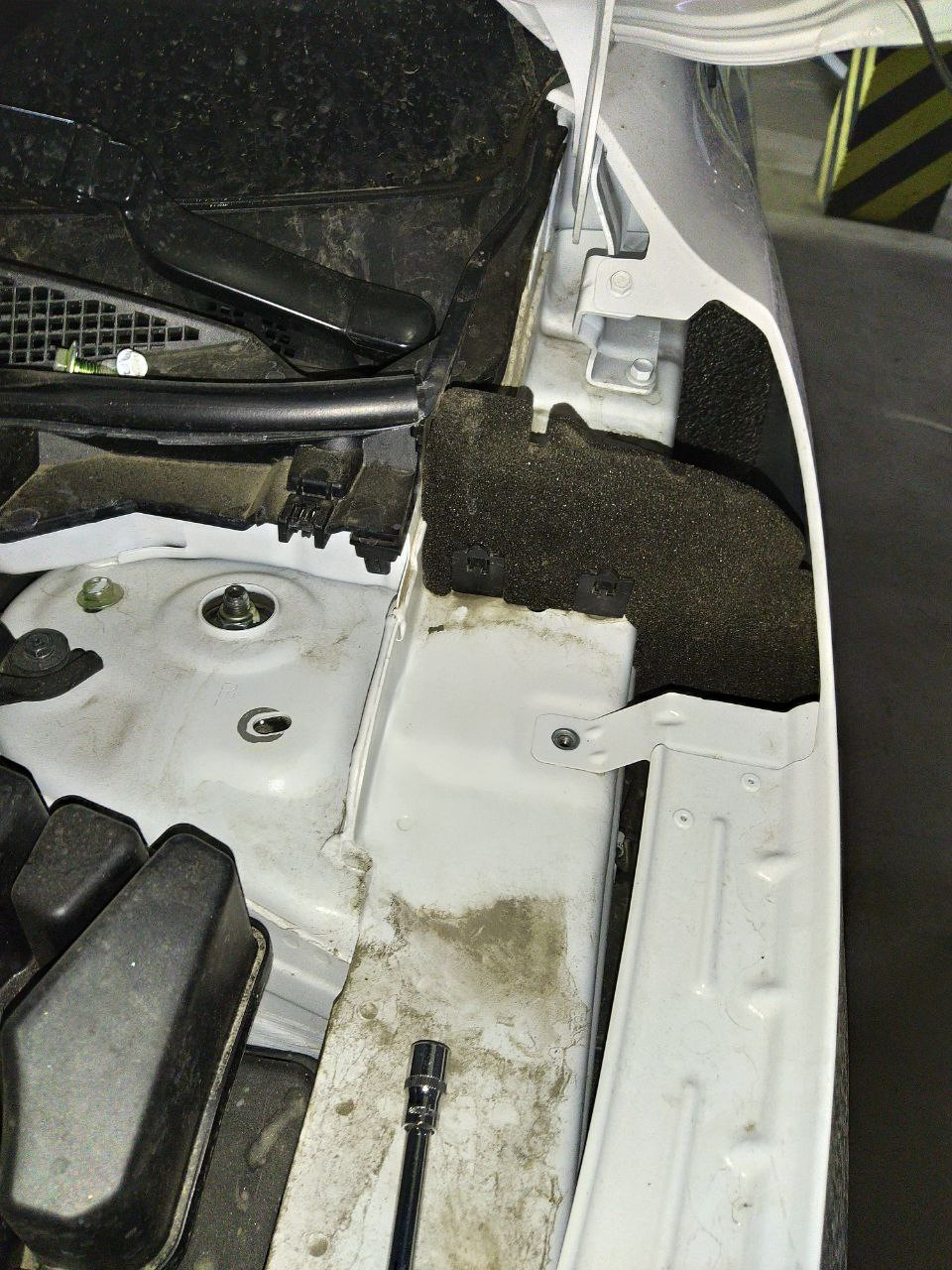 Протер места установки — Nissan Qashqai (2G)