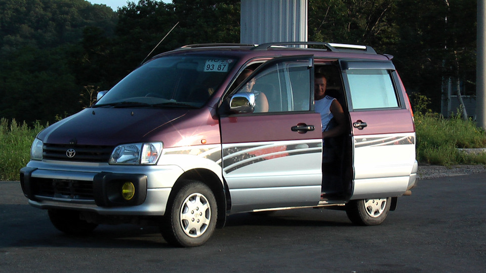 Toyota Lite Ace Noah