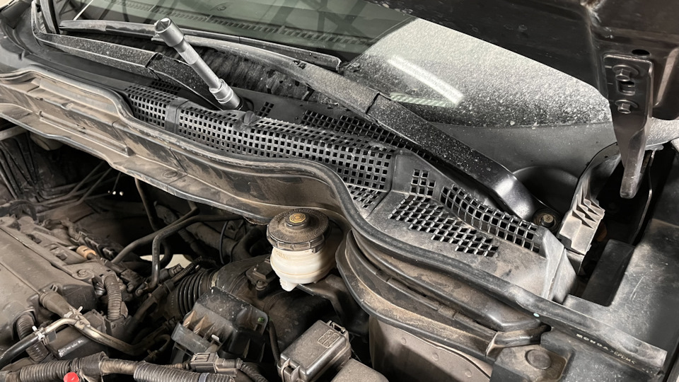 снял рычаги очистителя — Honda CR-V (RE)