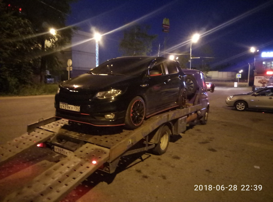 Загрузил пчелку на эвакуатор и поехал обратно в u-power — KIA Rio 5-door (3G). Запчасти на фото: 20180628